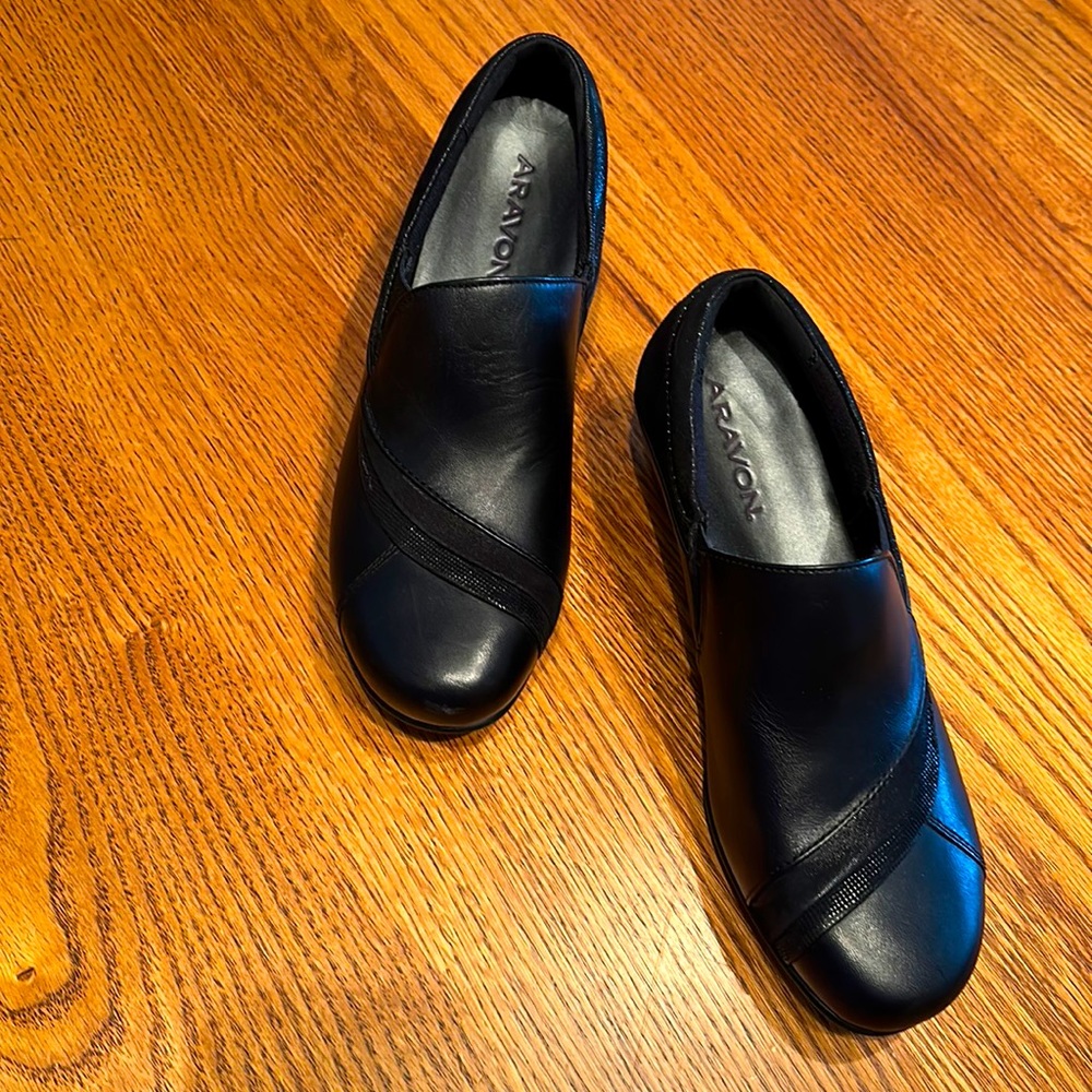 Aravon shoes